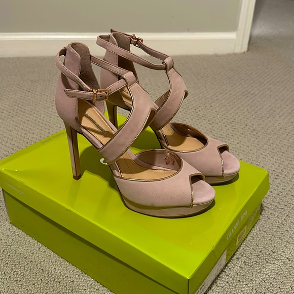 Gianni Bini Shoes - Gianni Bini Geordannah Platform Heeled Sandals Nude Taupe Rose Gold Womens 8 EUC